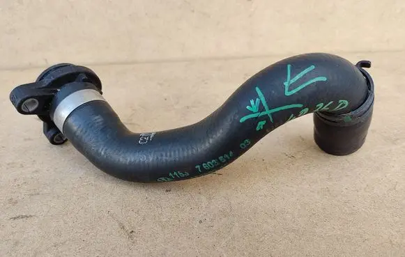 BMW 4 F32 F33 Engine coolant pipe/hose 7603514 11537603514