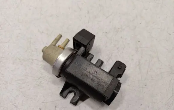 BMW X5 E70 Valve vacuum 11747595374 11747626350 11747548706