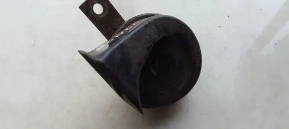 Nissan Primera Horn signal 011157 e9011157