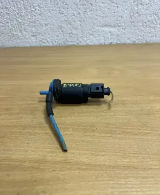 Mercedes-Benz E W210 Windscreen/windshield washer pump 2108691021 D7589