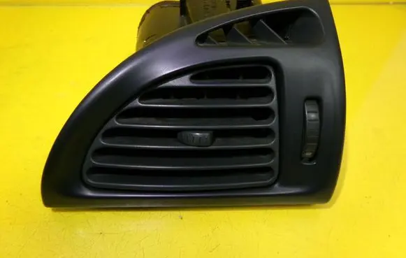 Citroen C5 Dashboard side air vent grill/cover trim 99024210