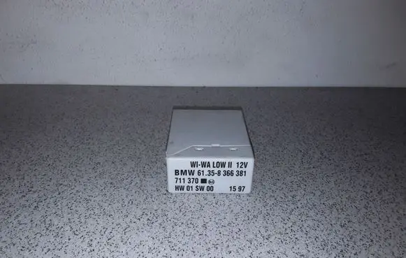 BMW 3 E36 Window wiper relay 61358366381 8366381