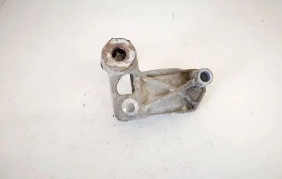Mercedes-Benz CLS C219 Engine mounting bracket a2113231126