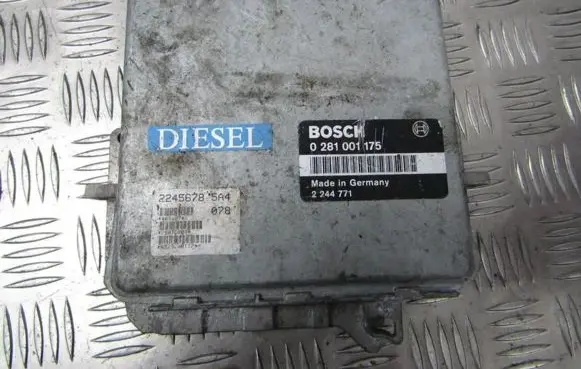 BMW 5 E34 Engine control unit/module 0281001175 2244771