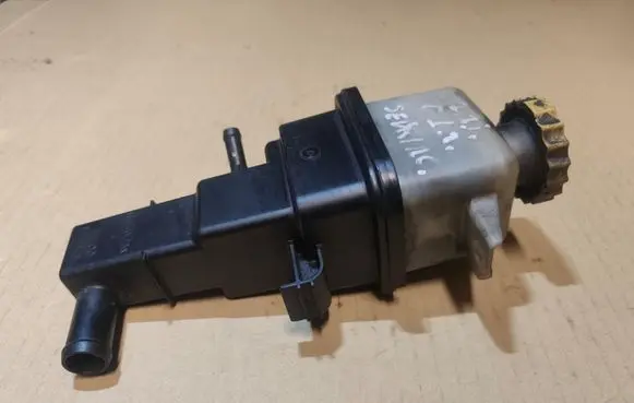 Chrysler Sebring (ST-22 - JR) Power steering fluid tank/reservoir 04764418AB