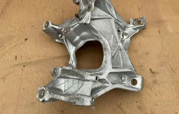 Audi A4 S4 B9 Engine mounting bracket 8W0399295E