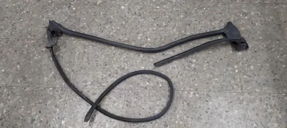 Mazda B2500 Rubber seal rear door 