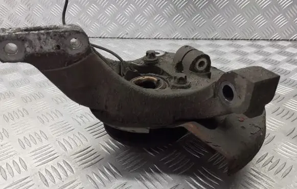 Opel Signum Front wheel hub spindle knuckle