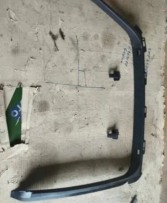 Ford Mondeo MK IV Rear door window/glass frame 
