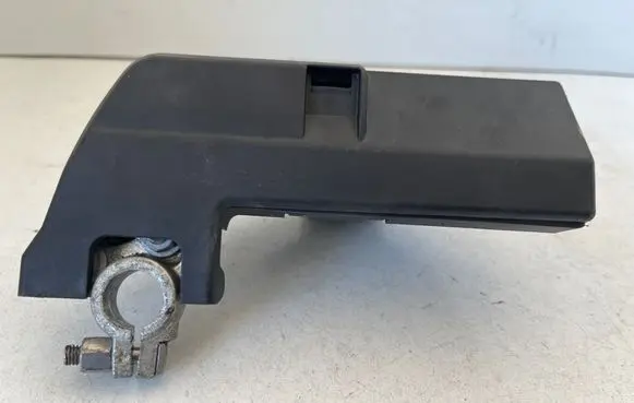Audi A4 S4 B8 8K Battery relay fuse 4F0915519