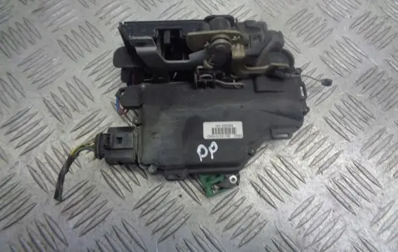 Seat Toledo II (1M) Front door lock 3B1837016AD