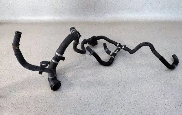 Volvo S80 Engine coolant pipe/hose 31338891