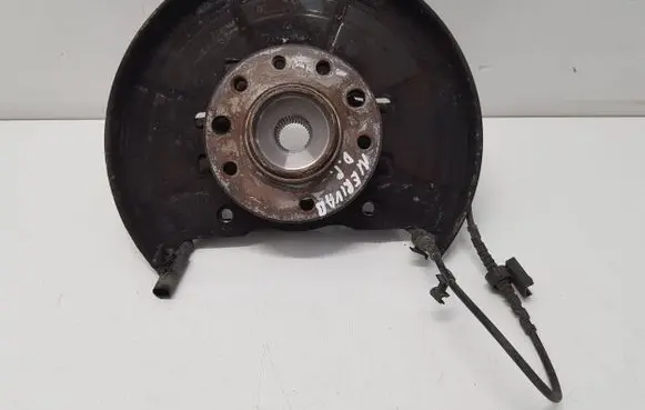 Opel Meriva B Front wheel hub spindle knuckle 132620