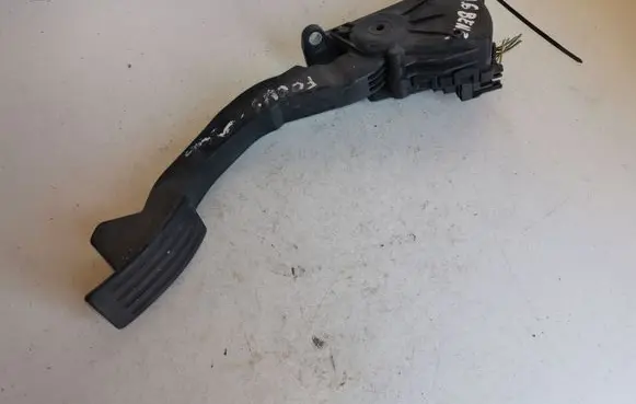 Ford Focus Accelerator throttle pedal 4M519F836BJ