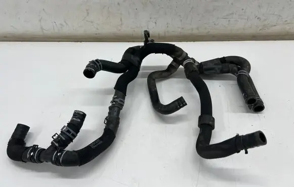 Engine coolant pipe/hose