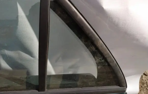 Fiat Marea Rear vent window glass 