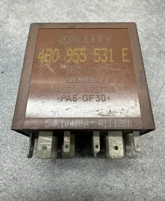 Volkswagen Golf IV Window wiper interval relay 4B0955531E