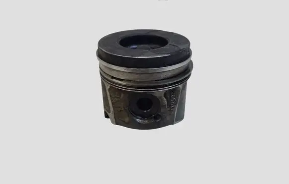 Volvo V70 Piston