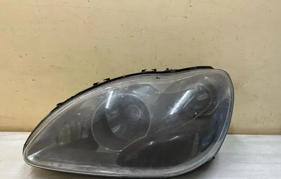 Mercedes-Benz S W220 Headlight/headlamp A2208202361