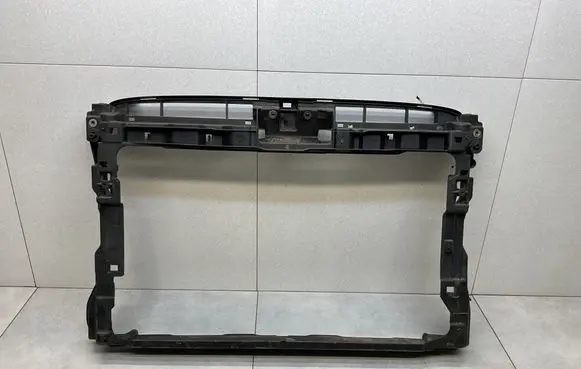 Volkswagen PASSAT B8 Radiator support slam panel 3G0805588N
