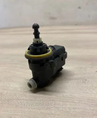 Nissan Qashqai Headlight level adjustment motor 92001203