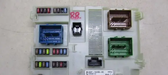 Volvo XC70 Fuse module 31254837AC