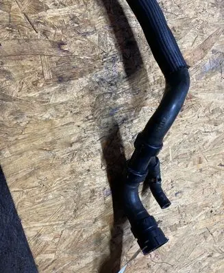 Volvo XC60 Engine coolant pipe/hose 8G918286
