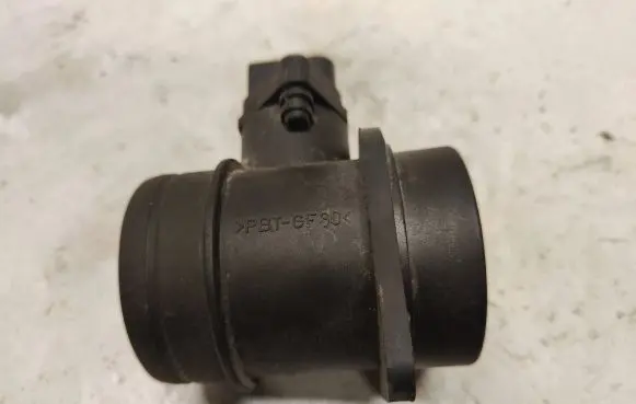 Audi A6 S6 C5 4B Mass air flow meter PBTGF30