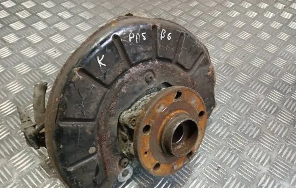 Volkswagen PASSAT B6 Front wheel hub spindle knuckle