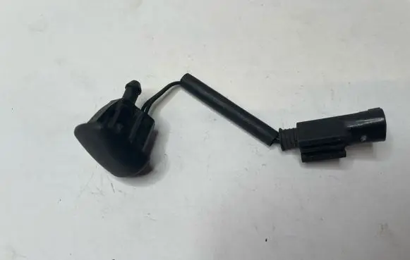 BMW 5 E60 E61 Windshield washer spray nozzle 7132969