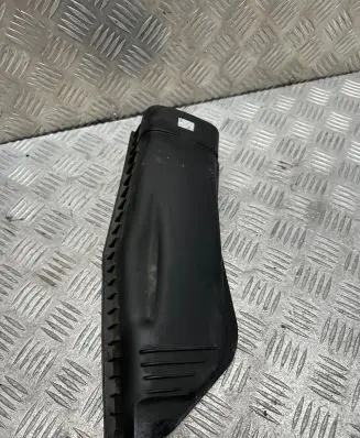 BMW 5 E60 E61 Air filter box cover 7789109