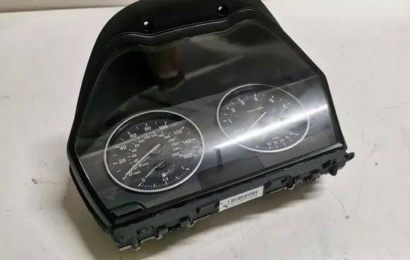 BMW X1 F48 F49 Speedometer (instrument cluster) 6843052