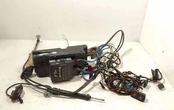 Mercedes-Benz E W211 Tailgate hydraulic set 2118708626 A2118708626 A2118704526