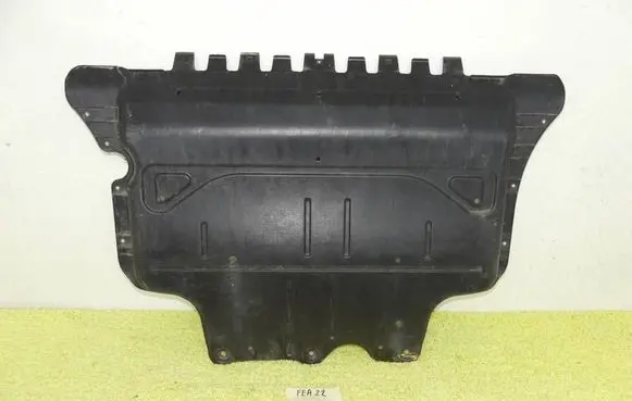 Volkswagen Tiguan Engine splash shield/under tray 5QF825236