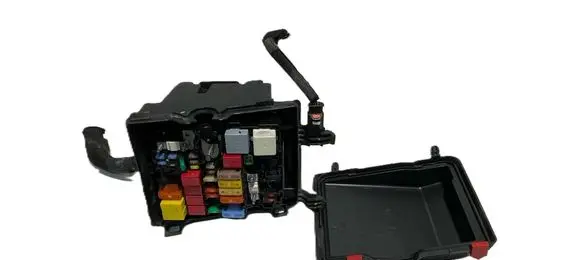 Peugeot 5008 II Fuse box set 9804681980 32021 9678633380