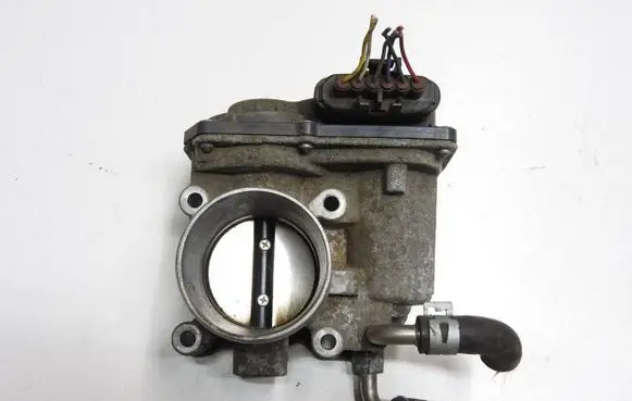 Toyota Urban Cruiser (XP110) Throttle body valve 22030-47010 11L271190 142011B20