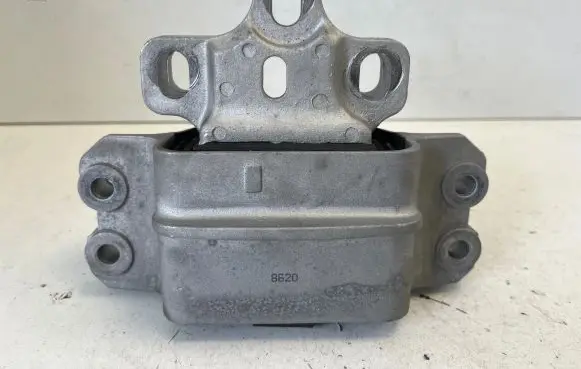 Volkswagen Touran II Engine mount bracket 8620