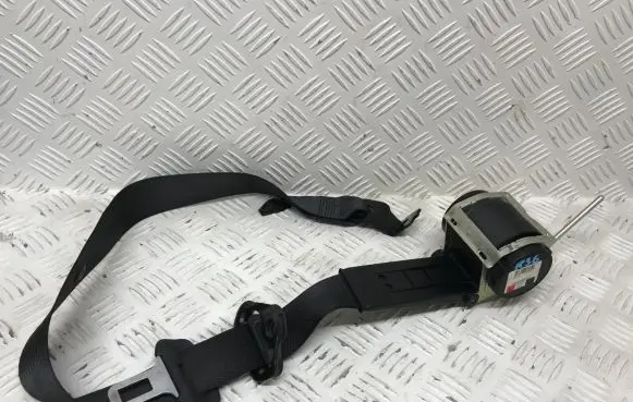 Opel Astra H Front seatbelt 13296211