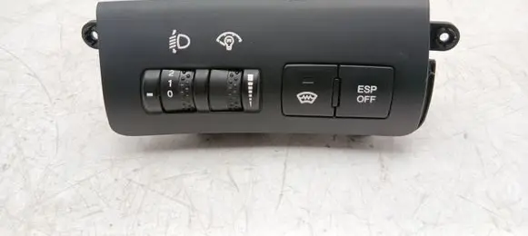 KIA Pro Cee'd I Windscreen/window heater switch 621W05010 933001H050EQ