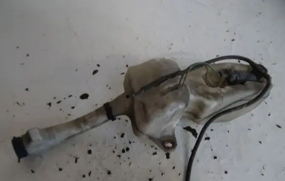 Fiat 500 Windshield washer fluid reservoir/tank