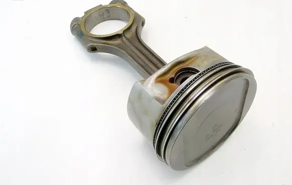 Mercedes-Benz G W463 2nd Gen Piston with connecting rod 097026