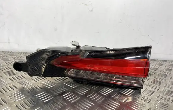 Lexus NX Tailgate rear/tail lights W1806