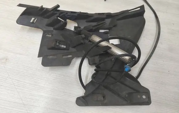 Volvo S60 Front bumper mounting bracket 31323426 213120222 3308457