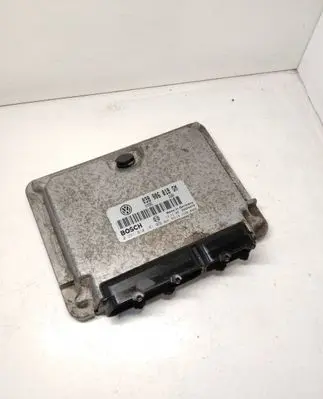 Skoda Octavia Mk1 (1U) Engine control unit/module 038906018GM 28SA4070 0281010181