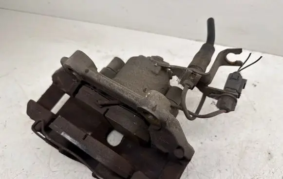 Volkswagen PASSAT B5.5 Front brake caliper 