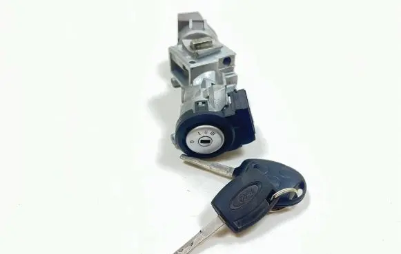 Ford Focus C-MAX Ignition lock 3M513F880AC