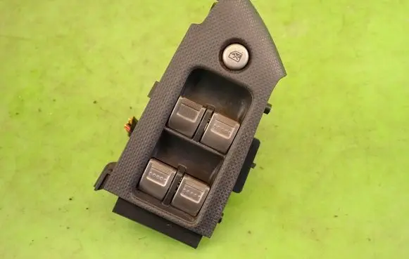 Honda Civic Quarter vent window switch 35750S6DG31