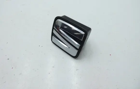 Seat Leon (5F) Tailgate trunk handle 5F0827565B