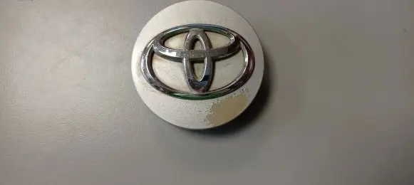 Toyota Sienna XL30 III Original wheel cap 2994G