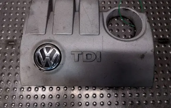 Volkswagen Polo IV 9N3 Engine cover (trim) 3001991000